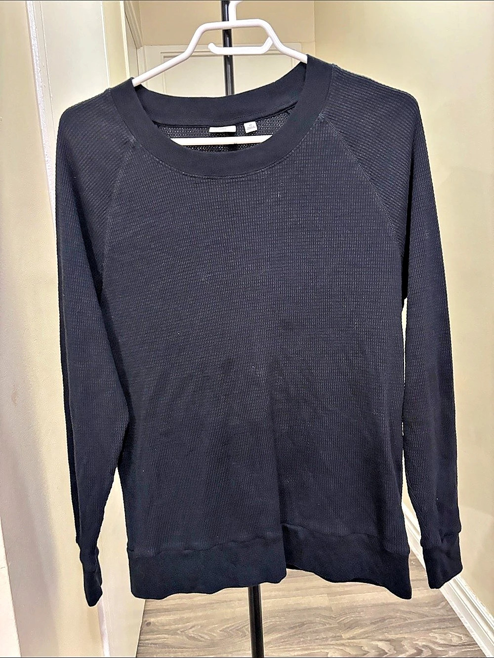 The Group by Aritzia Black Waffle Knit Long Sleeve Size Medium